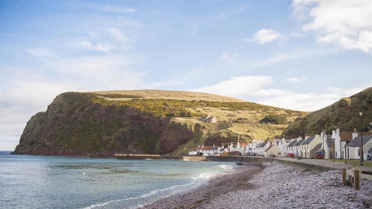 The Wee House Villa Pennan Екстериор снимка